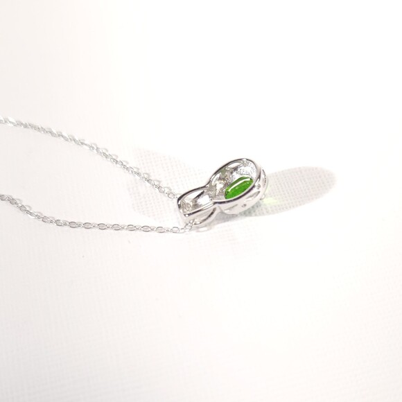 Chrome Diopside Pendant Necklace - Picture 4 of 10